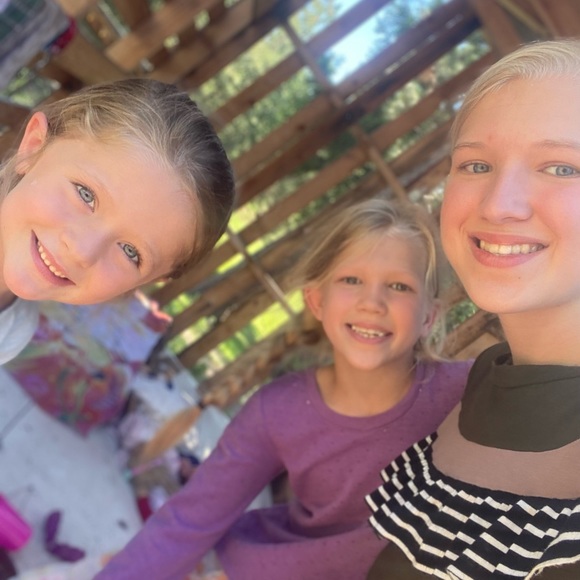 Meet your Posher, Hailey - Picture 1 of 1